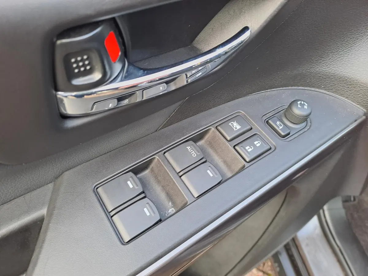 1.5 Hybrid Style | NAVIGATIE | CAMERA | STOELVERWARMING | PARKEERSENSOREN | KEY-LESS ENTRY EN START