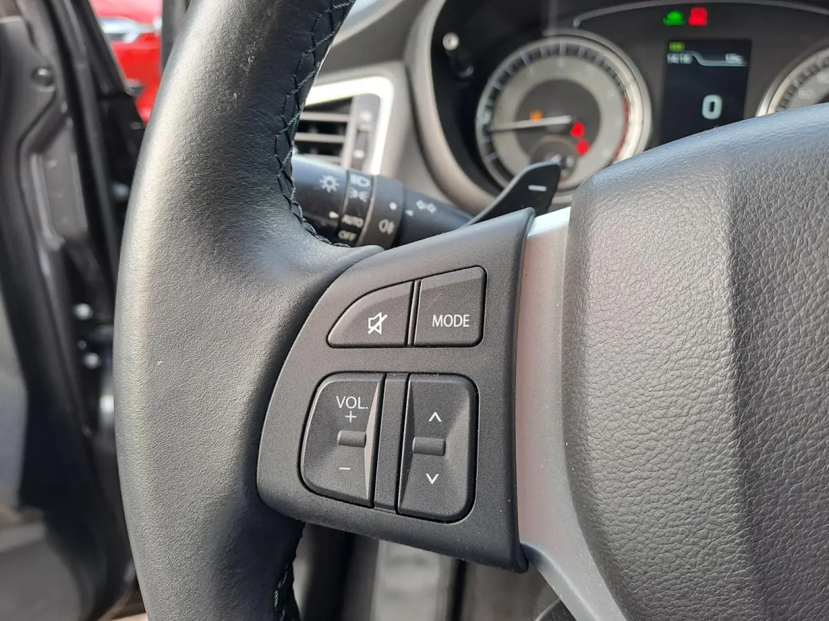 1.5 Hybrid Style | NAVIGATIE | CAMERA | STOELVERWARMING | PARKEERSENSOREN | KEY-LESS ENTRY EN START