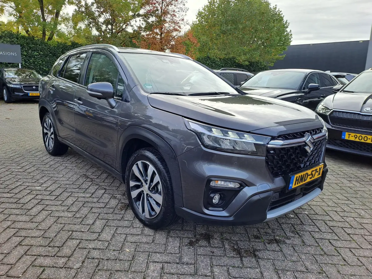 1.5 Hybrid Style | NAVIGATIE | CAMERA | STOELVERWARMING | PARKEERSENSOREN | KEY-LESS ENTRY EN START
