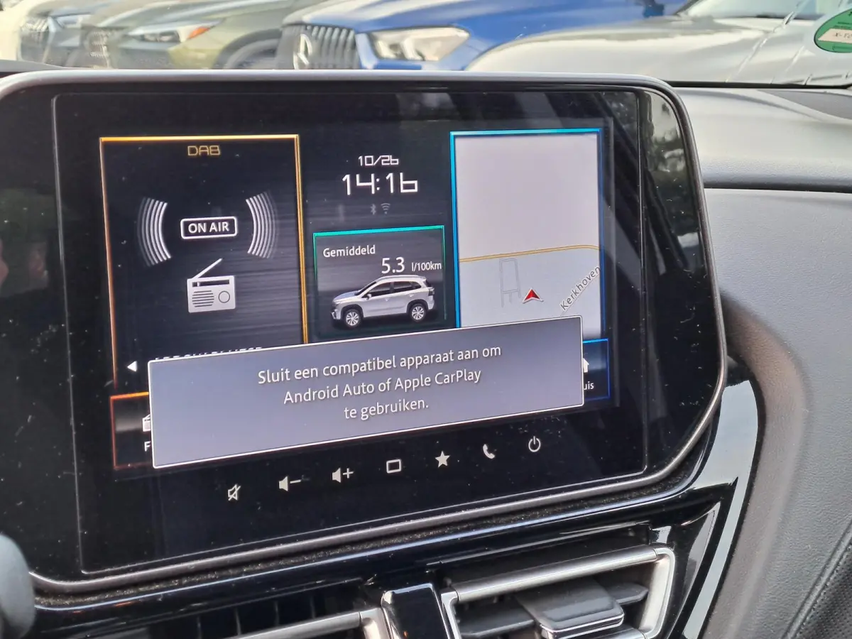 1.5 Hybrid Style | NAVIGATIE | CAMERA | STOELVERWARMING | PARKEERSENSOREN | KEY-LESS ENTRY EN START