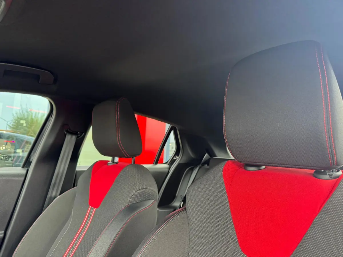 1.2 GS Line | NAP | LED | 360 Camera | Parksens | Carplay | Leder | BTW |