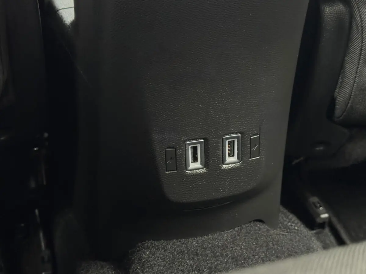 1.2 GS Line | NAP | LED | 360 Camera | Parksens | Carplay | Leder | BTW |