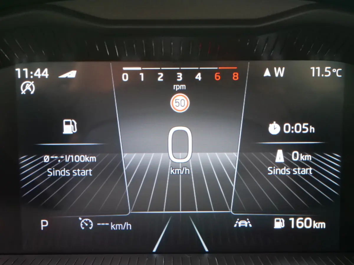 1.0 TSI Business Edition 116 Pk Automaat DAB / Apple Carplay / Camera