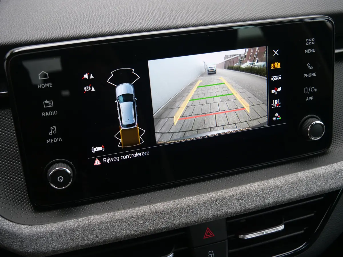 1.0 TSI Business Edition 116 Pk Automaat DAB / Apple Carplay / Camera