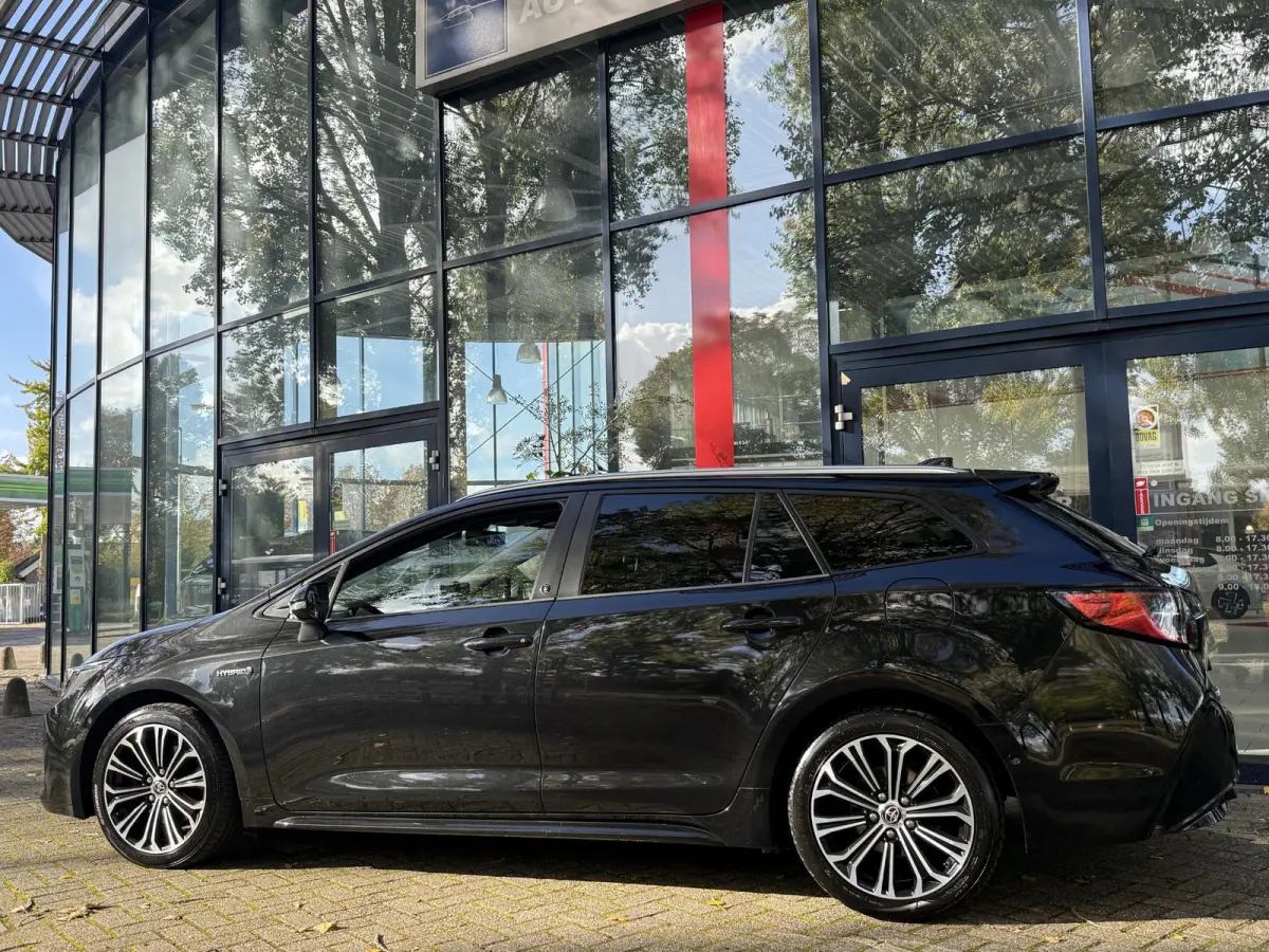 2.0 Hybrid Business Sport Intro | Navigatie | Climate Control | Cruise Control | Stuur + Stoelverwarming | Licht metalen velgen