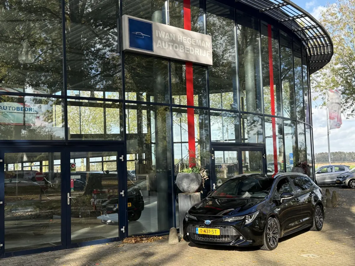 2.0 Hybrid Business Sport Intro | Navigatie | Climate Control | Cruise Control | Stuur + Stoelverwarming | Licht metalen velgen