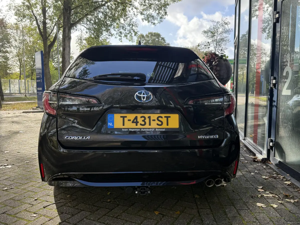 2.0 Hybrid Business Sport Intro | Navigatie | Climate Control | Cruise Control | Stuur + Stoelverwarming | Licht metalen velgen