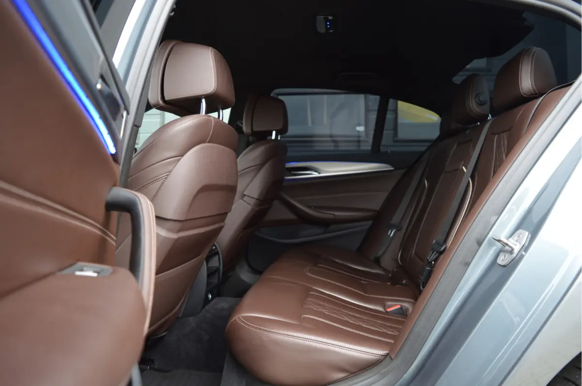 520i High Executive | M-PAKKET | HIFI | CAMERA | TREKHAAK |