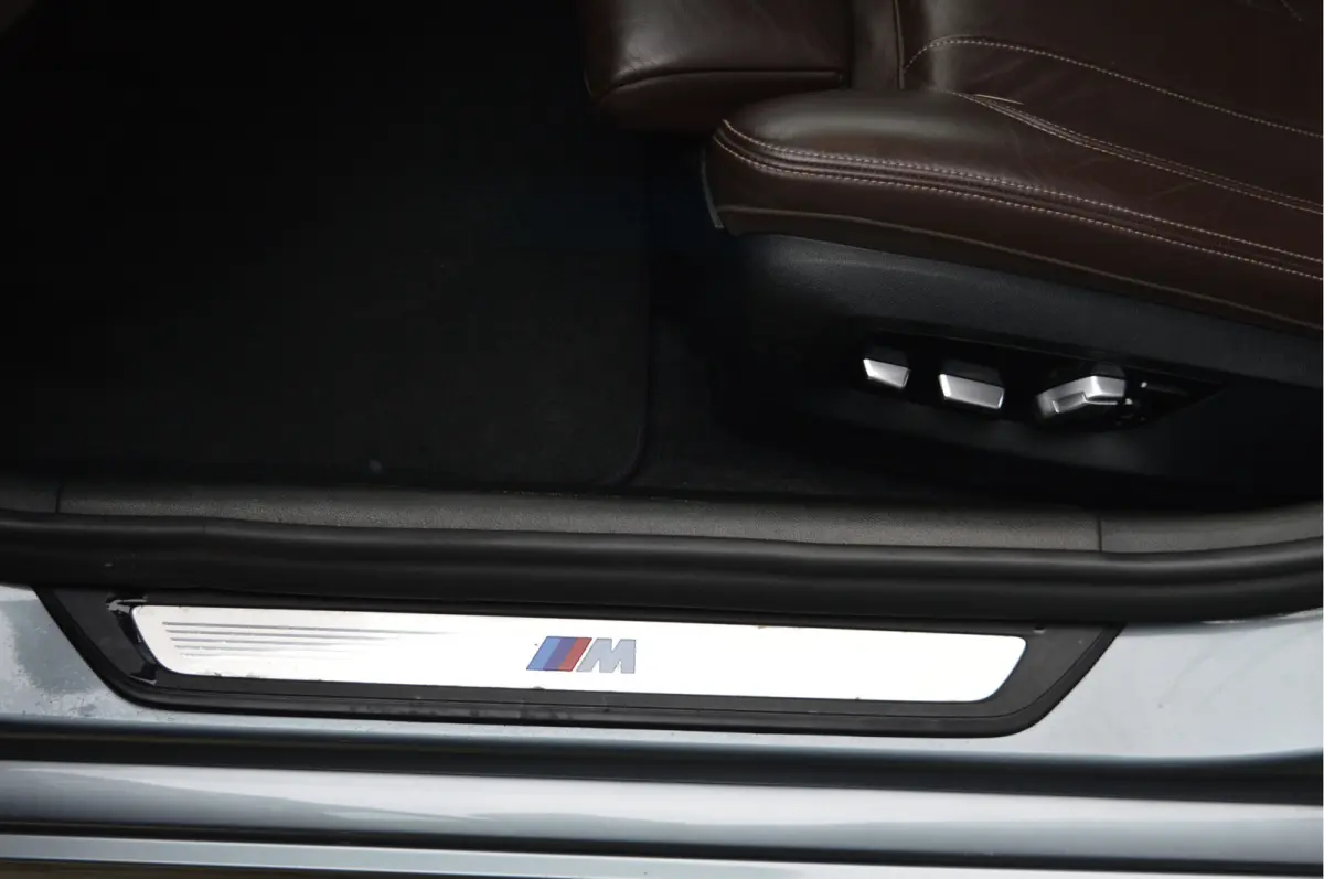 520i High Executive | M-PAKKET | HIFI | CAMERA | TREKHAAK |