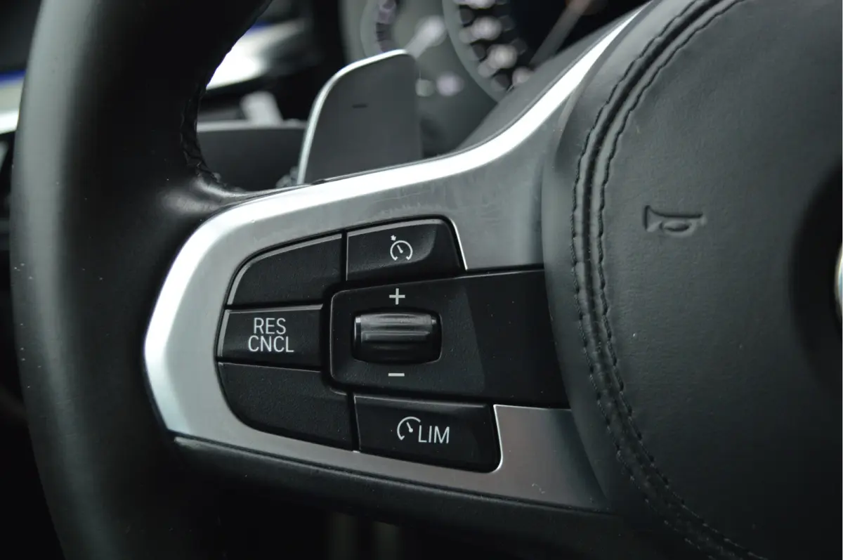 520i High Executive | M-PAKKET | HIFI | CAMERA | TREKHAAK |