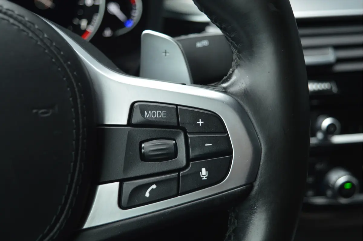 520i High Executive | M-PAKKET | HIFI | CAMERA | TREKHAAK |