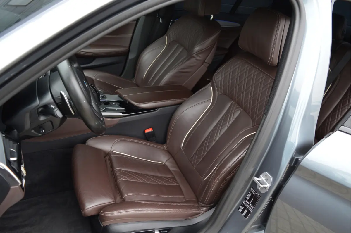 520i High Executive | M-PAKKET | HIFI | CAMERA | TREKHAAK |