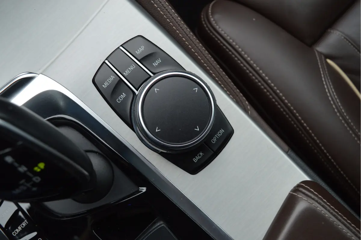 520i High Executive | M-PAKKET | HIFI | CAMERA | TREKHAAK |