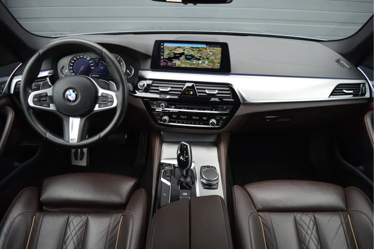 520i High Executive | M-PAKKET | HIFI | CAMERA | TREKHAAK |