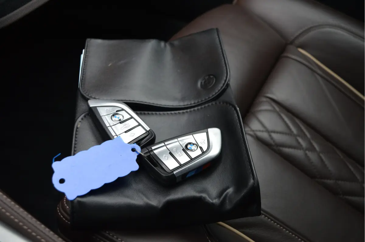 520i High Executive | M-PAKKET | HIFI | CAMERA | TREKHAAK |