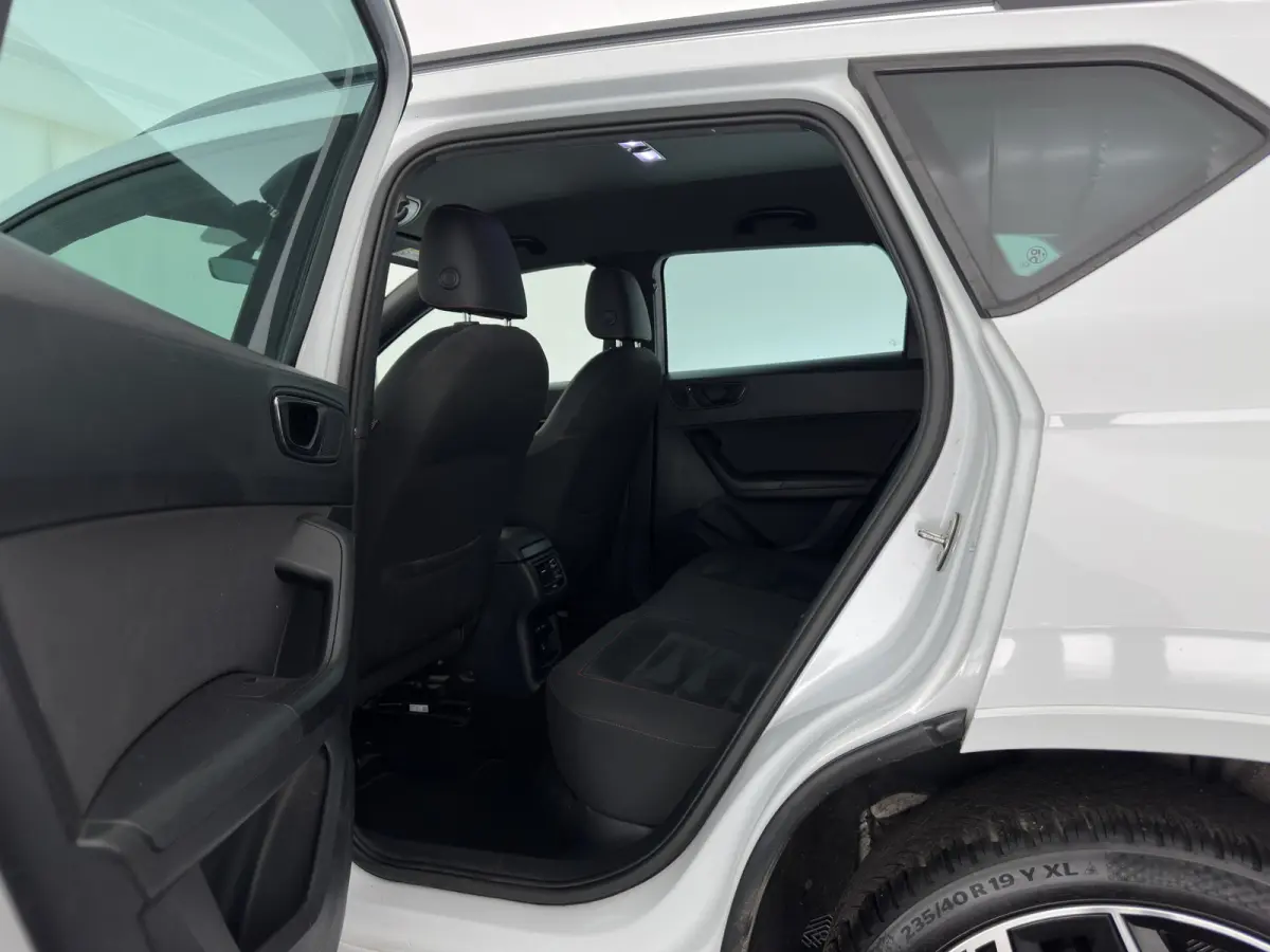 1.5 TSI FR Business Intense (INCL.BTW) *LEATHER-MICROFIBRE | FULL-LED | DIGI-COCKPIT | BEATS-AUDIO | TOP-VIEW | KEYLESS | CARPLAY | NAVI-FULLMAP | DAB+ | SPORT-SEATS | PRIVACY-GLASS | ECC | 