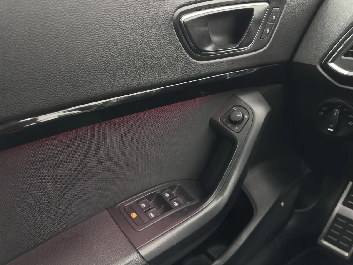 1.5 TSI FR Business Intense (INCL.BTW) *LEATHER-MICROFIBRE | FULL-LED | DIGI-COCKPIT | BEATS-AUDIO | TOP-VIEW | KEYLESS | CARPLAY | NAVI-FULLMAP | DAB+ | SPORT-SEATS | PRIVACY-GLASS | ECC | 