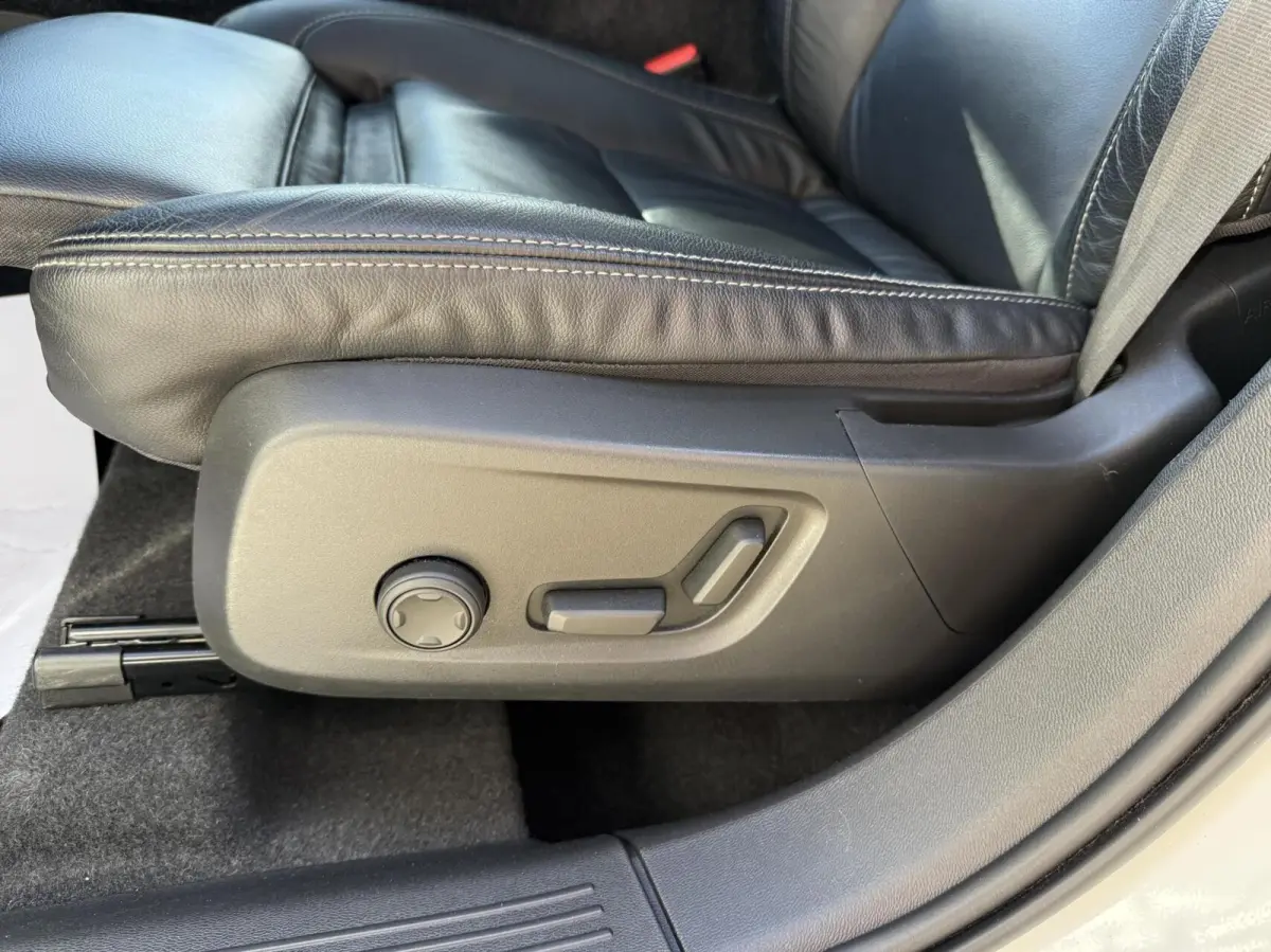 1.5 T5 Inscription PANORAMADAK TREKHAAK LEER