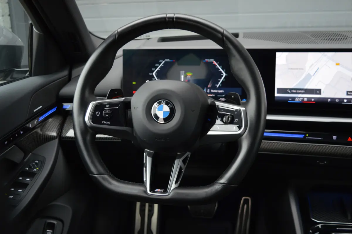 520i M-PAKKET | ACC | 360 CAM | HUD | H&K |