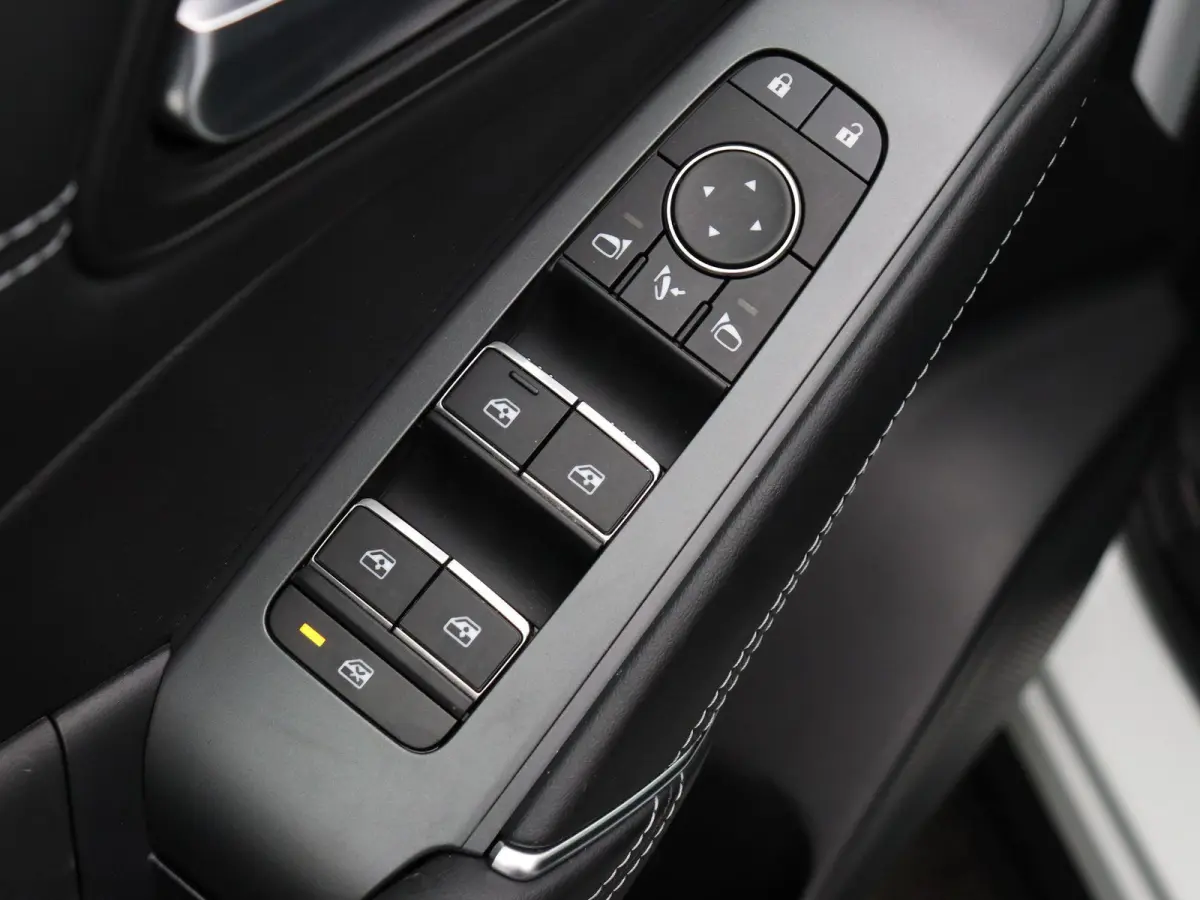 158pk MHEV Xtronic N-Connecta | Panoramadak | Pilot Assist | Elektrische achterklep | Head-up Display | Stoel, stuur en voorruit verwarming  | Rondomzicht camera |