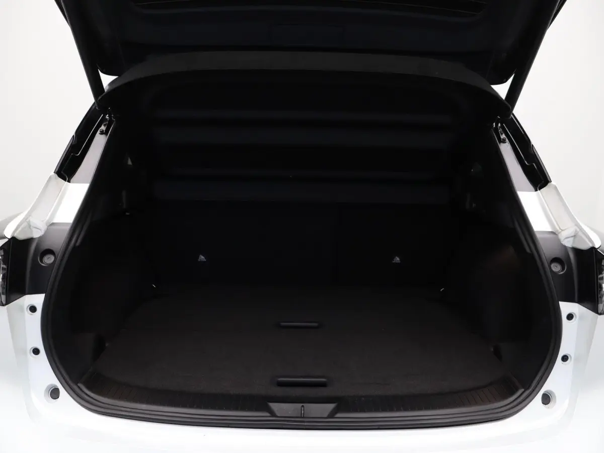 158pk MHEV Xtronic N-Connecta | Panoramadak | Pilot Assist | Elektrische achterklep | Head-up Display | Stoel, stuur en voorruit verwarming  | Rondomzicht camera |
