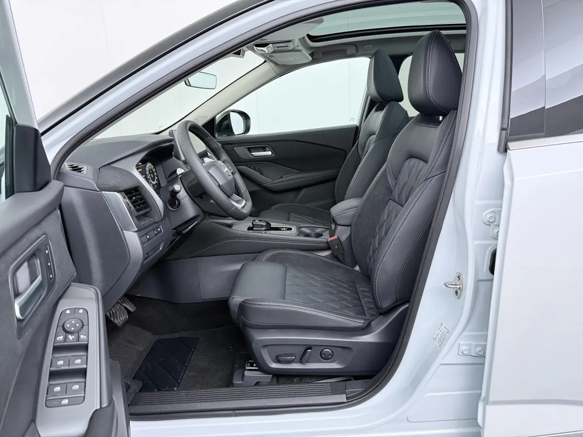 1.5 e-Power Tekna Plus | €4.000,- Voorraadvoordeel | Modeljaar 2026 | Pro-Pilot | Cold pack | Panoramadak | Elektrisch verstelbare bestuurdersstoel + memory | Heads-up display