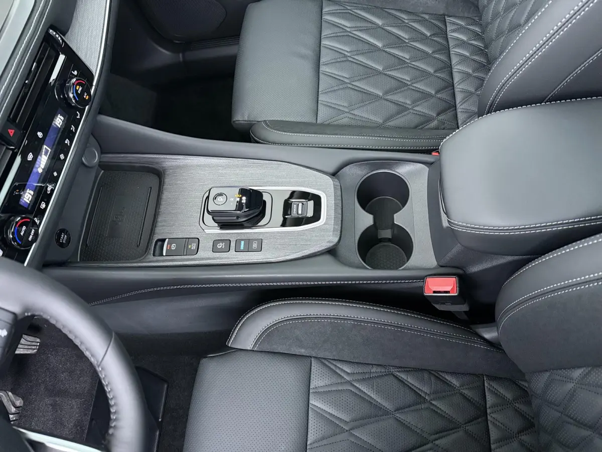 1.5 e-Power Tekna Plus | €4.000,- Voorraadvoordeel | Modeljaar 2026 | Pro-Pilot | Cold pack | Panoramadak | Elektrisch verstelbare bestuurdersstoel + memory | Heads-up display