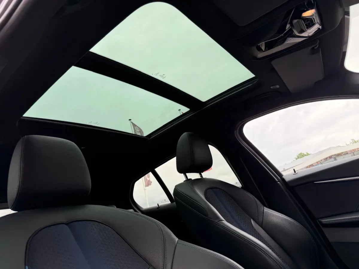 116i Executive Edition M-Pakket Vol | Panorama | Parksensor | Keyless | Elektrische Achterklep | LED | Leder |