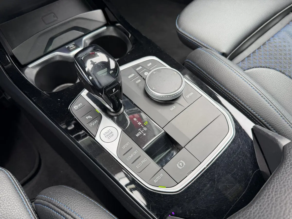 116i Executive Edition M-Pakket Vol | Panorama | Parksensor | Keyless | Elektrische Achterklep | LED | Leder |
