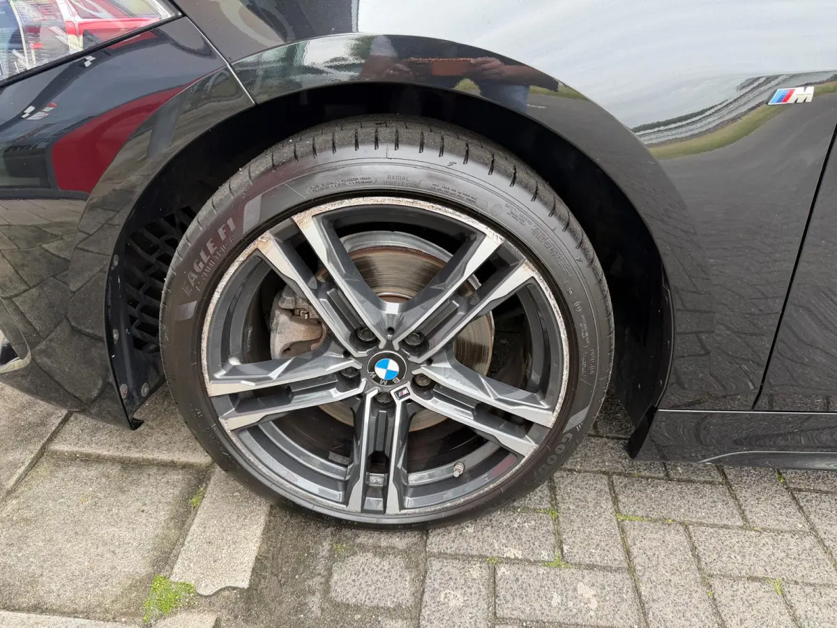 116i Executive Edition M-Pakket Vol | Panorama | Parksensor | Keyless | Elektrische Achterklep | LED | Leder |