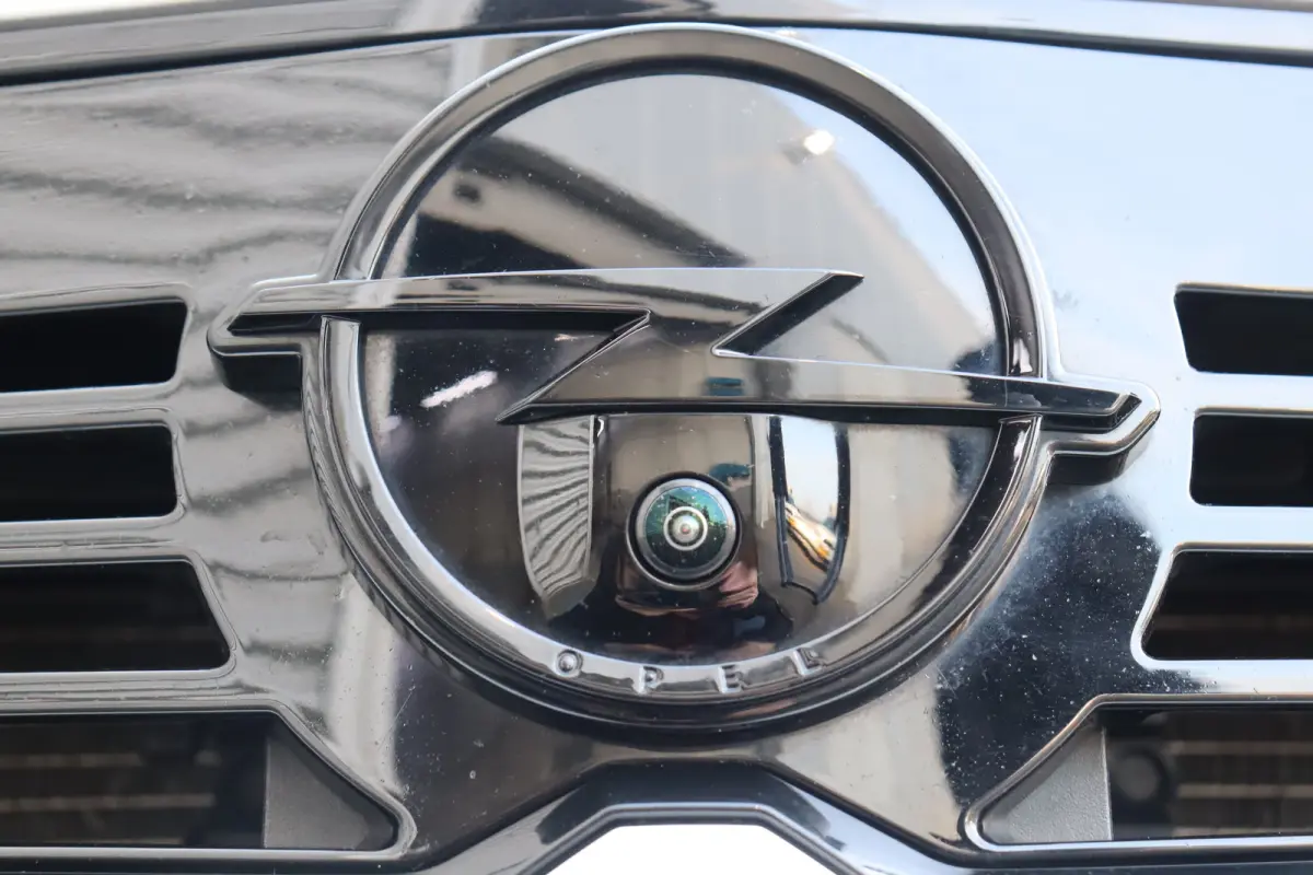1.6 PLUG IN HYBRID 225PK GSE / NAVI / ALCANTARA / CLIMA / LED / PDC / 18" LMV / CAMERA / HUD / ADAPT. CRUISECONTROL / WINTERPAKKET / UNIEK / NIEUWSTAAT !!
