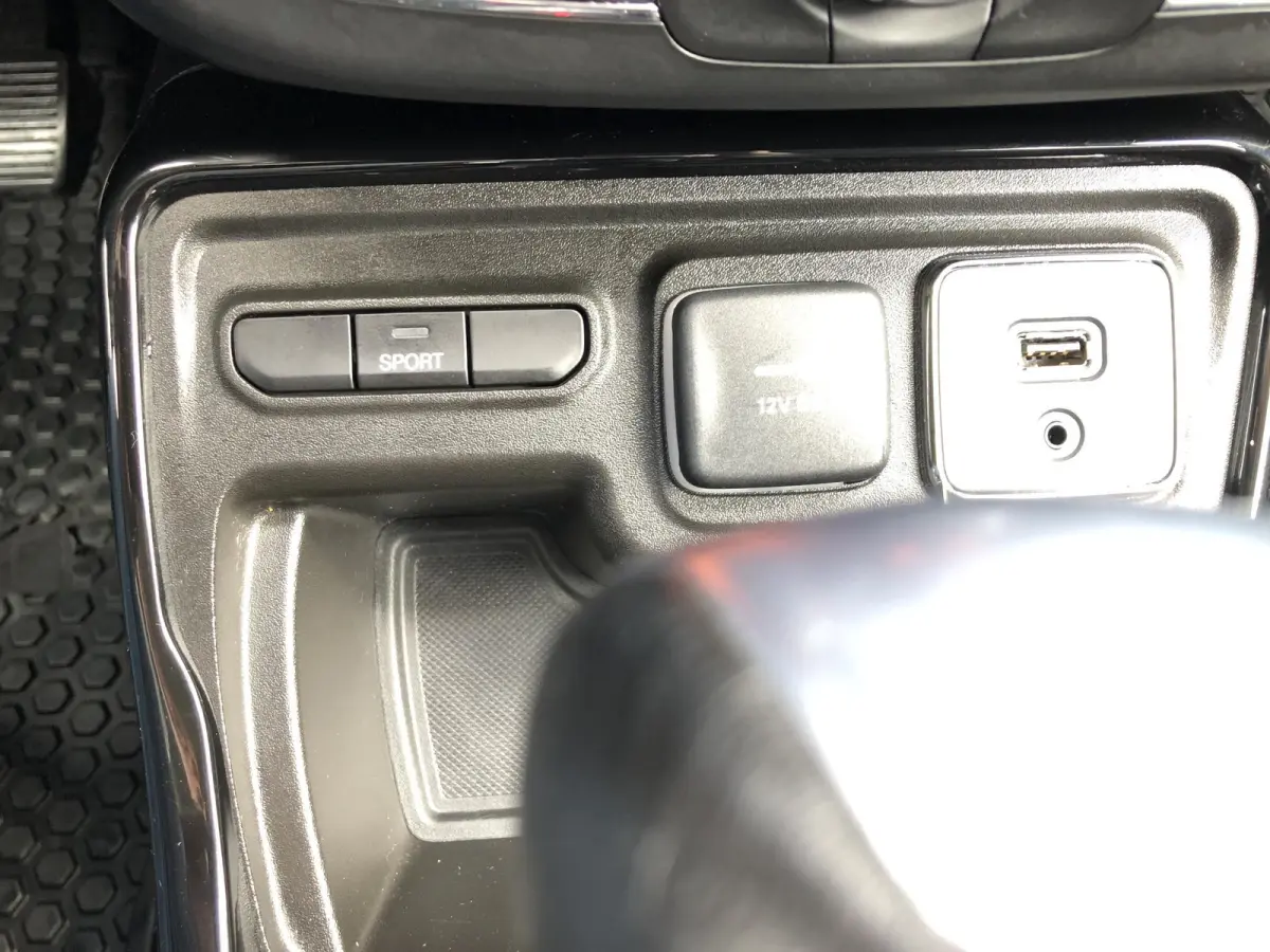 1.3T Limited AUTOMAAT|NAVI|CLIMATE|APPLE/ANDROID|CAMERA|PDC|18"