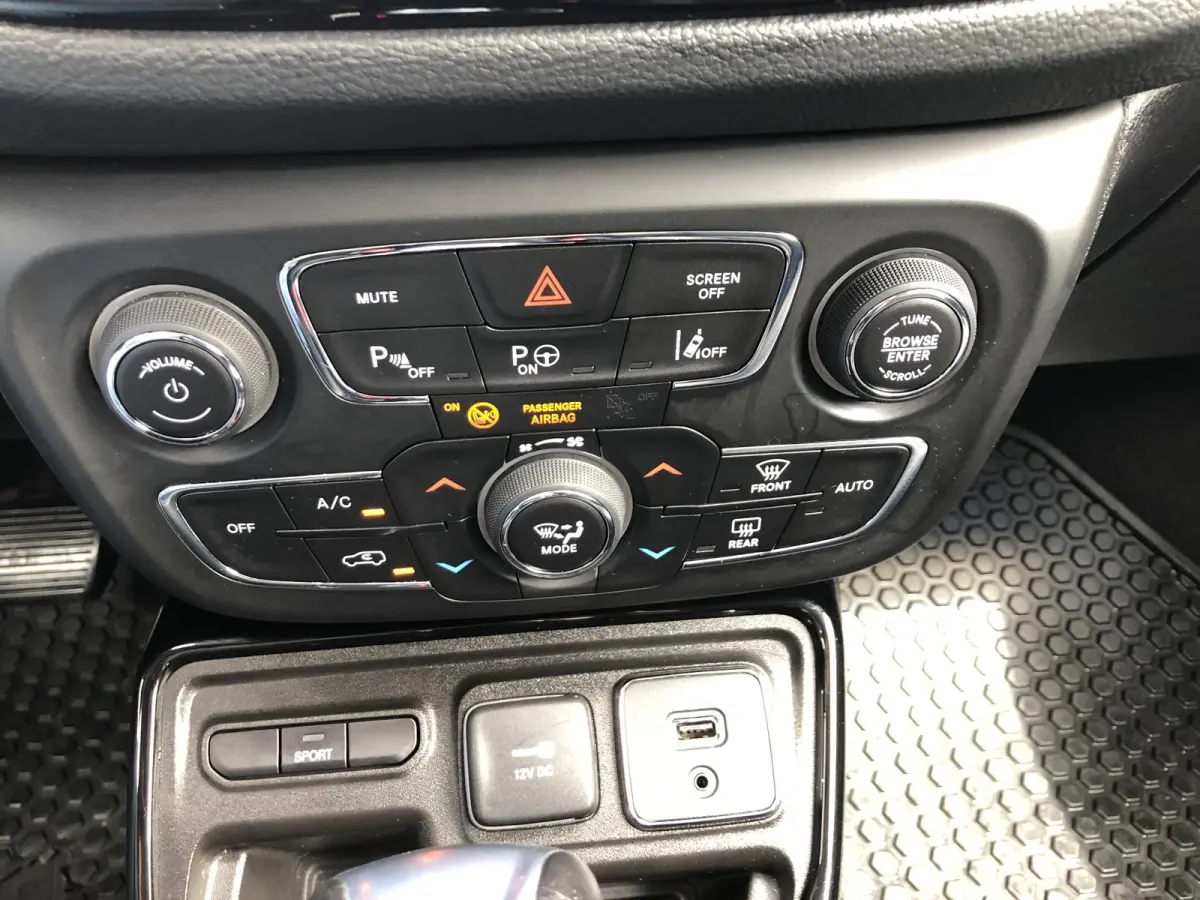 1.3T Limited AUTOMAAT|NAVI|CLIMATE|APPLE/ANDROID|CAMERA|PDC|18"