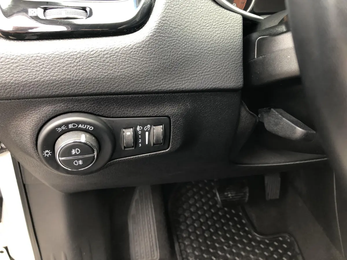1.3T Limited AUTOMAAT|NAVI|CLIMATE|APPLE/ANDROID|CAMERA|PDC|18"