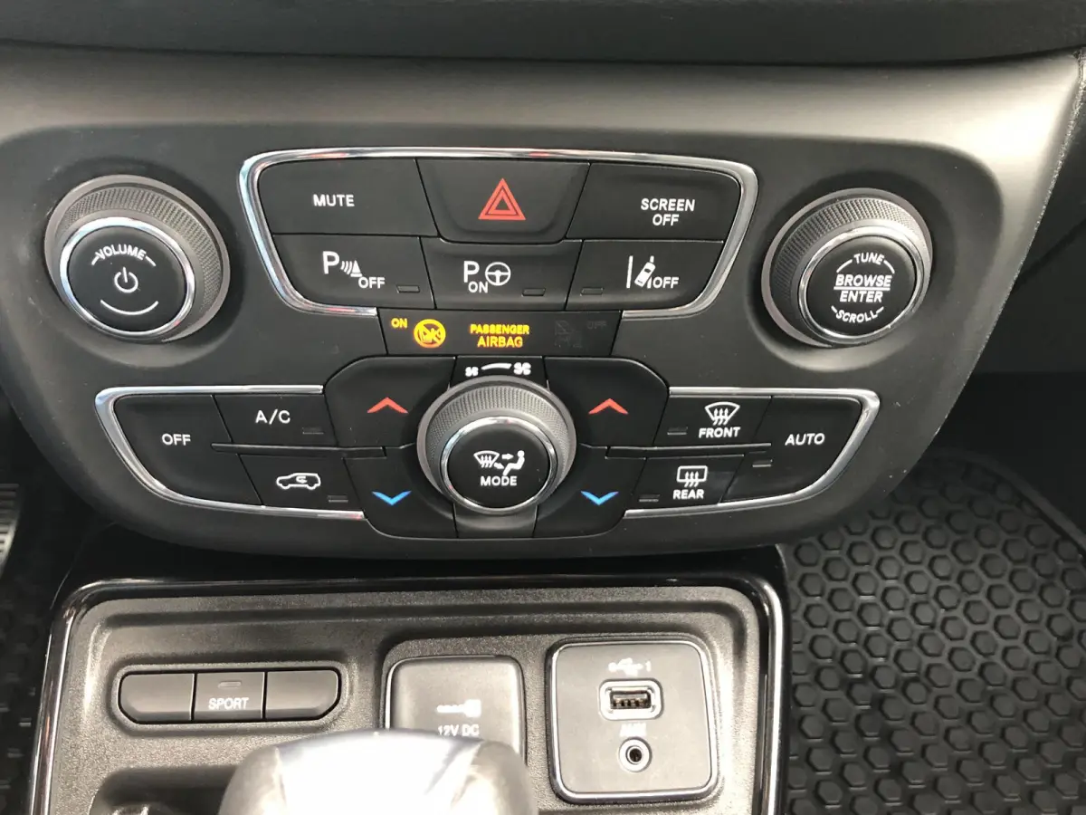 1.3T Limited DCT AUTOMAAT|NAVI|CLIMATE|APPLE/ANDROID|CAMERA|PDC|18"