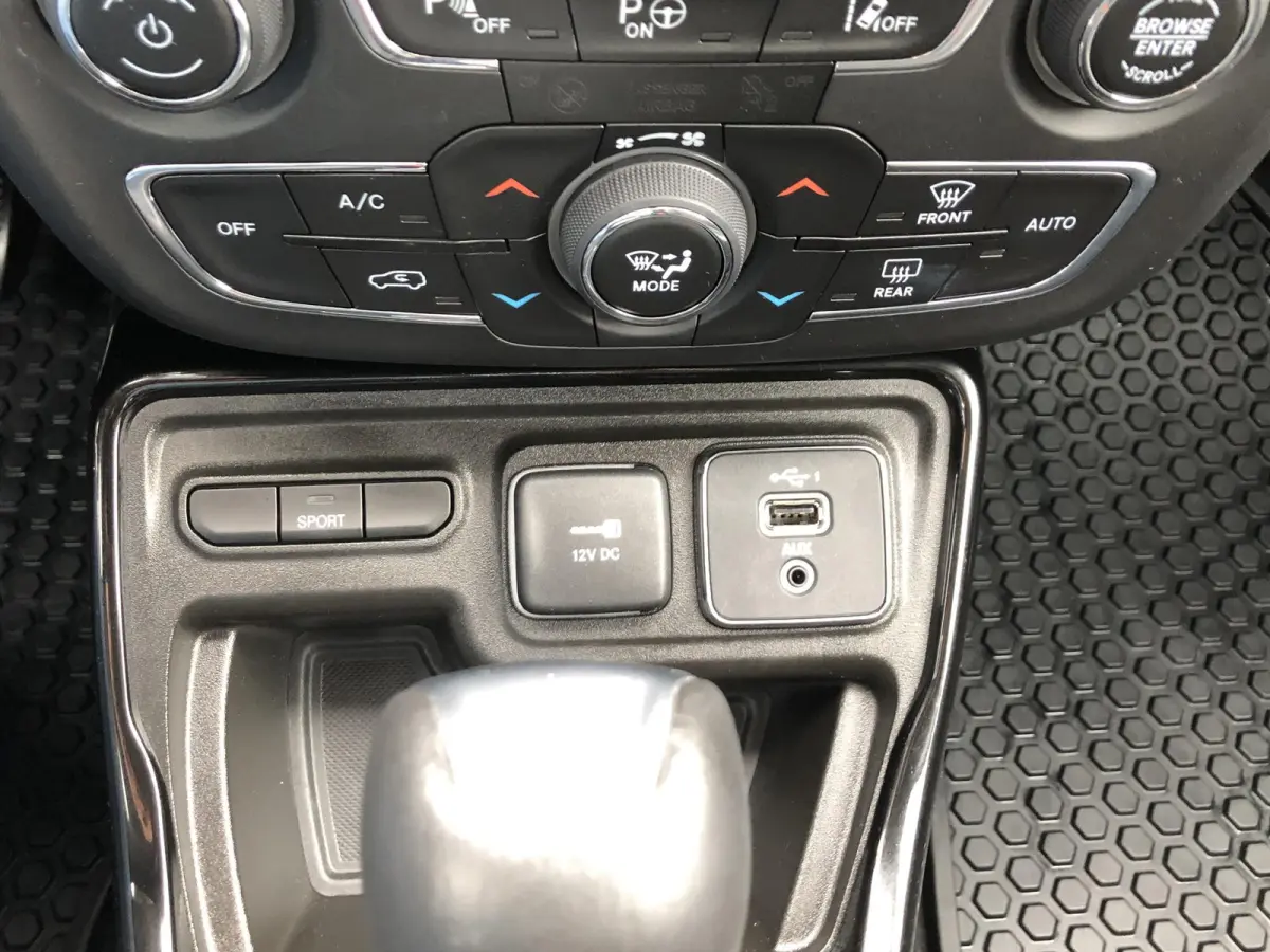 1.3T Limited DCT AUTOMAAT|NAVI|CLIMATE|APPLE/ANDROID|CAMERA|PDC|18"