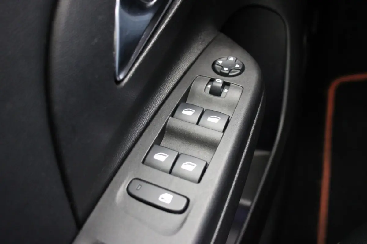 1.2 Elegance Automaat - Digitaal Cockpit, Carplay, Cruise