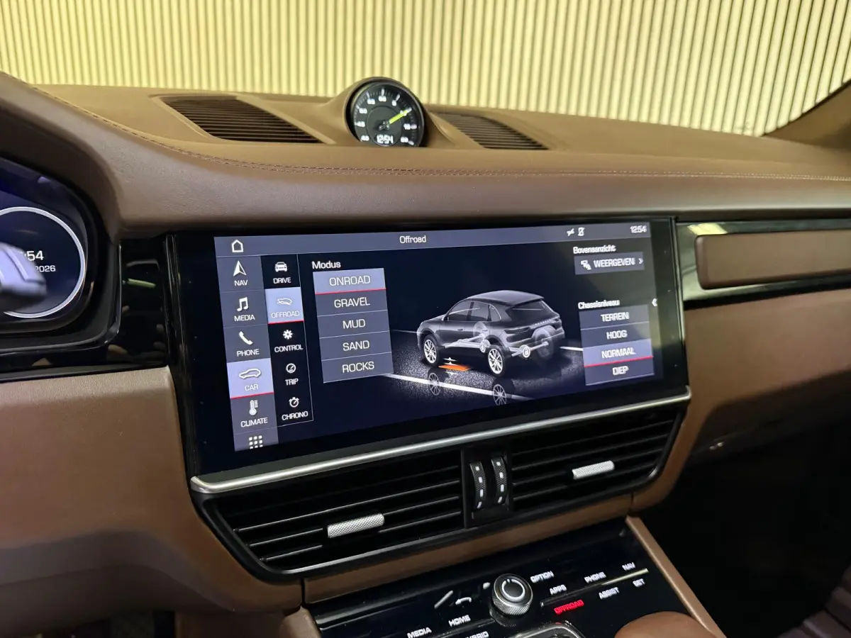 3.0 E-Hybrid-18 WEGS-CLUBLEDER-PANO-LUCHTVERING-BOSE-SPORT CHRONO-ORIG NL