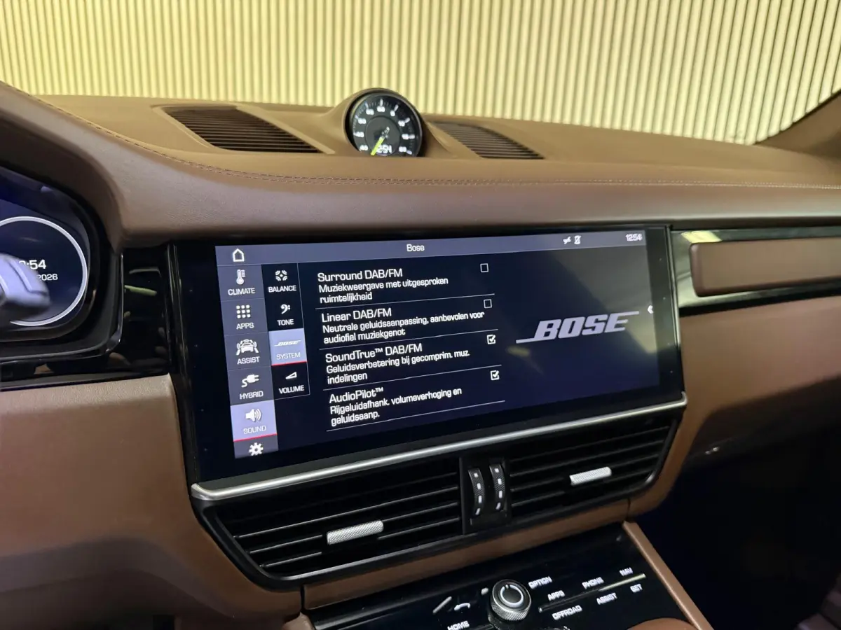 3.0 E-Hybrid-18 WEGS-CLUBLEDER-PANO-LUCHTVERING-BOSE-SPORT CHRONO-ORIG NL