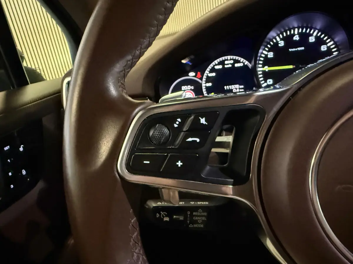 3.0 E-Hybrid-18 WEGS-CLUBLEDER-PANO-LUCHTVERING-BOSE-SPORT CHRONO-ORIG NL