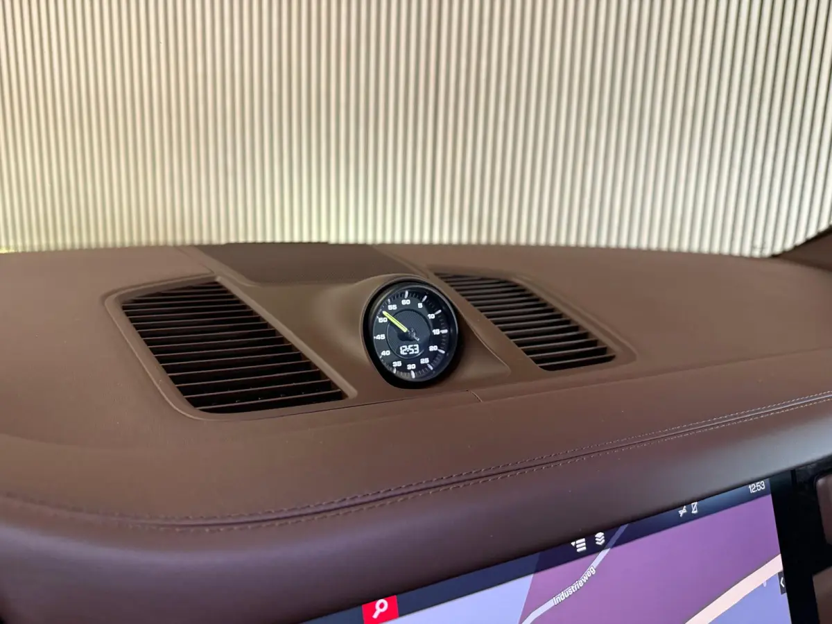3.0 E-Hybrid-18 WEGS-CLUBLEDER-PANO-LUCHTVERING-BOSE-SPORT CHRONO-ORIG NL