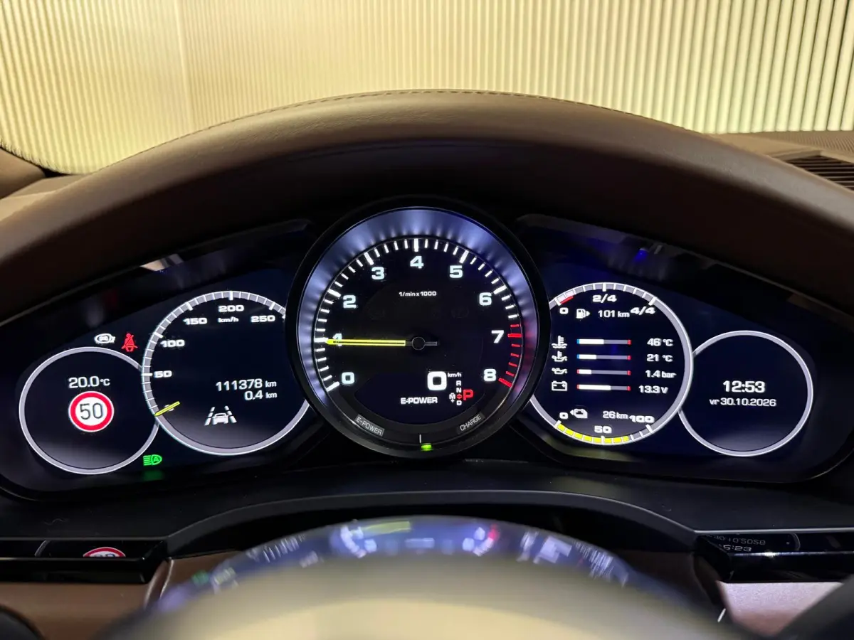 3.0 E-Hybrid-18 WEGS-CLUBLEDER-PANO-LUCHTVERING-BOSE-SPORT CHRONO-ORIG NL
