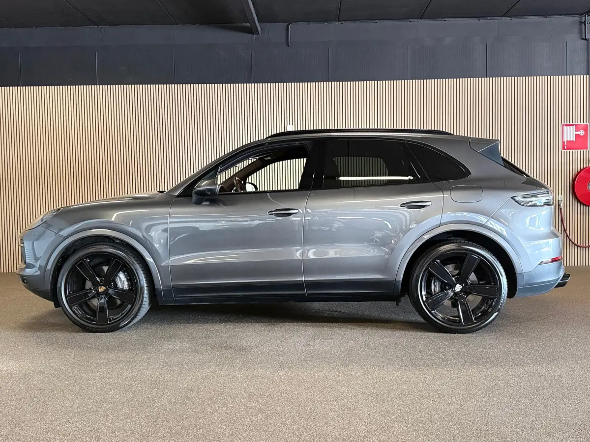 3.0 E-Hybrid-18 WEGS-CLUBLEDER-PANO-LUCHTVERING-BOSE-SPORT CHRONO-ORIG NL