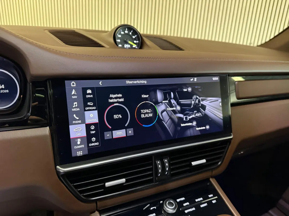 3.0 E-Hybrid-18 WEGS-CLUBLEDER-PANO-LUCHTVERING-BOSE-SPORT CHRONO-ORIG NL