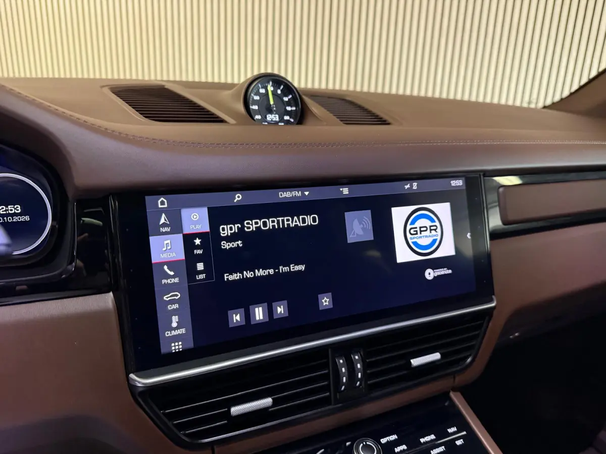 3.0 E-Hybrid-18 WEGS-CLUBLEDER-PANO-LUCHTVERING-BOSE-SPORT CHRONO-ORIG NL