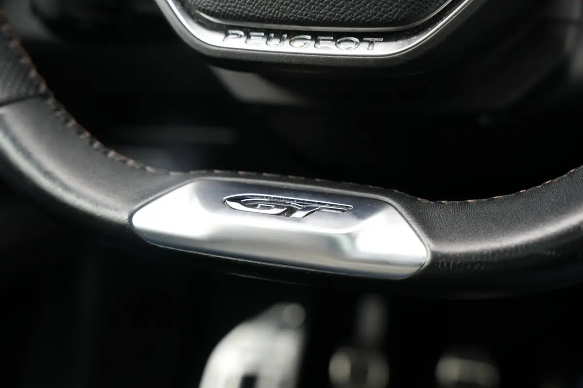 1.2 PureTech GT Panoramadak GT Line Camera Leer/Alcantara LED