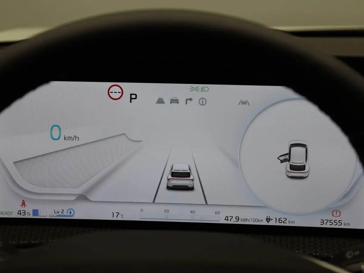 BEV 77,4 kWH Business Plus | ACHTERUITRIJCAMERA | MEMORY | APPLE CARPLAY - ANDROID AUTO | ADAPTIVE CRUISE CONTROL | CLIMATE CONTROL | STOELVERWARMING | STUURWIELVERWARMING |