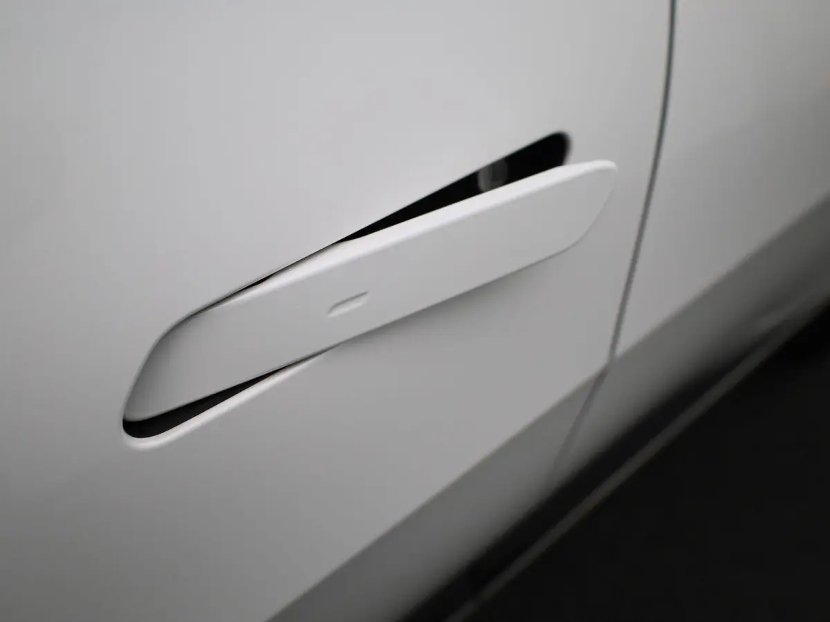 BEV 77,4 kWH Business Plus | ACHTERUITRIJCAMERA | MEMORY | APPLE CARPLAY - ANDROID AUTO | ADAPTIVE CRUISE CONTROL | CLIMATE CONTROL | STOELVERWARMING | STUURWIELVERWARMING |
