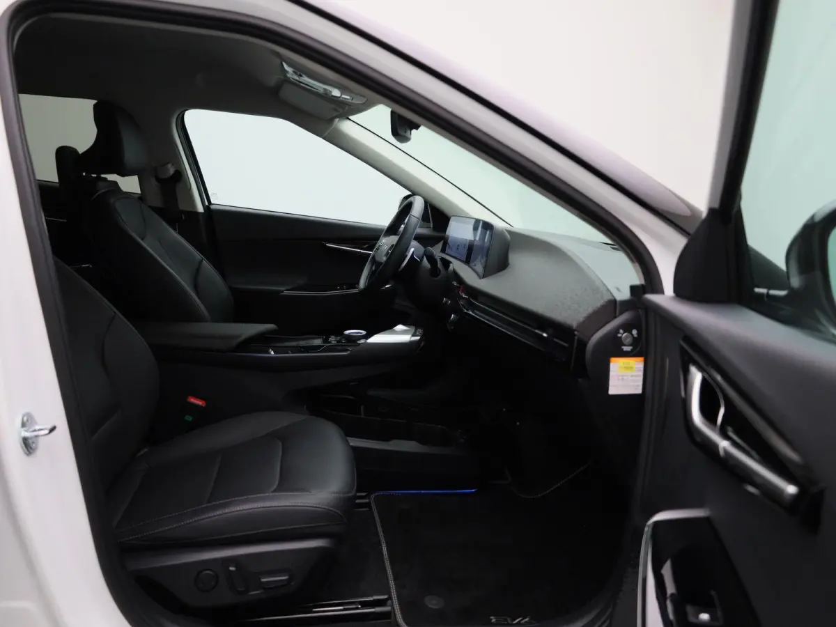 BEV 77,4 kWH Business Plus | ACHTERUITRIJCAMERA | MEMORY | APPLE CARPLAY - ANDROID AUTO | ADAPTIVE CRUISE CONTROL | CLIMATE CONTROL | STOELVERWARMING | STUURWIELVERWARMING |