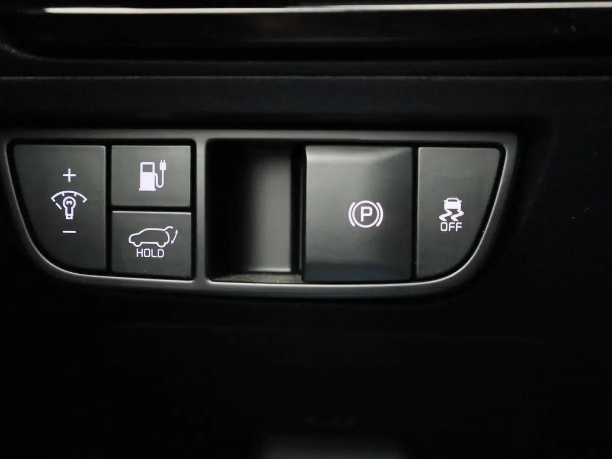 BEV 77,4 kWH Business Plus | ACHTERUITRIJCAMERA | MEMORY | APPLE CARPLAY - ANDROID AUTO | ADAPTIVE CRUISE CONTROL | CLIMATE CONTROL | STOELVERWARMING | STUURWIELVERWARMING |